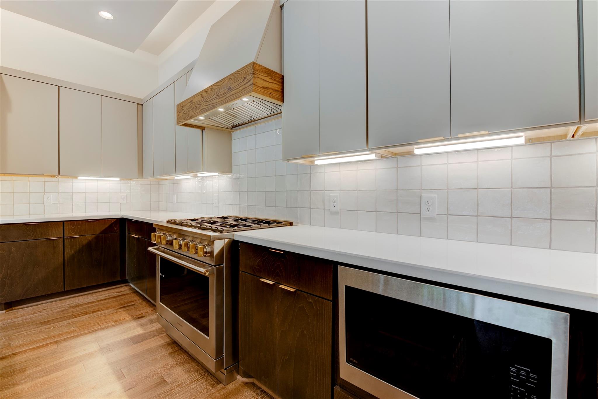 Houston, Texas 77055, United States, 3 Bedrooms Bedrooms, ,4 BathroomsBathrooms,Residential,Active,240025