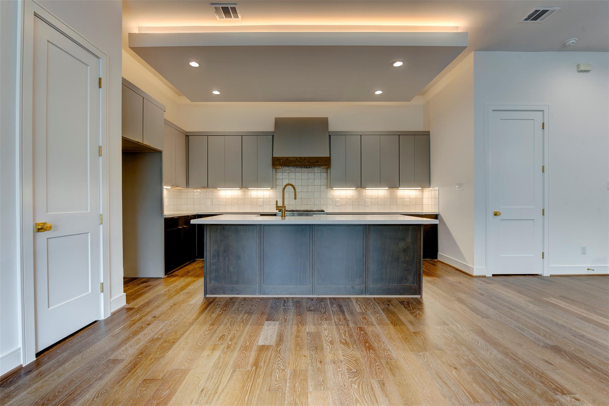 Houston, Texas 77055, United States, 3 Bedrooms Bedrooms, ,4 BathroomsBathrooms,Residential,Active,240025