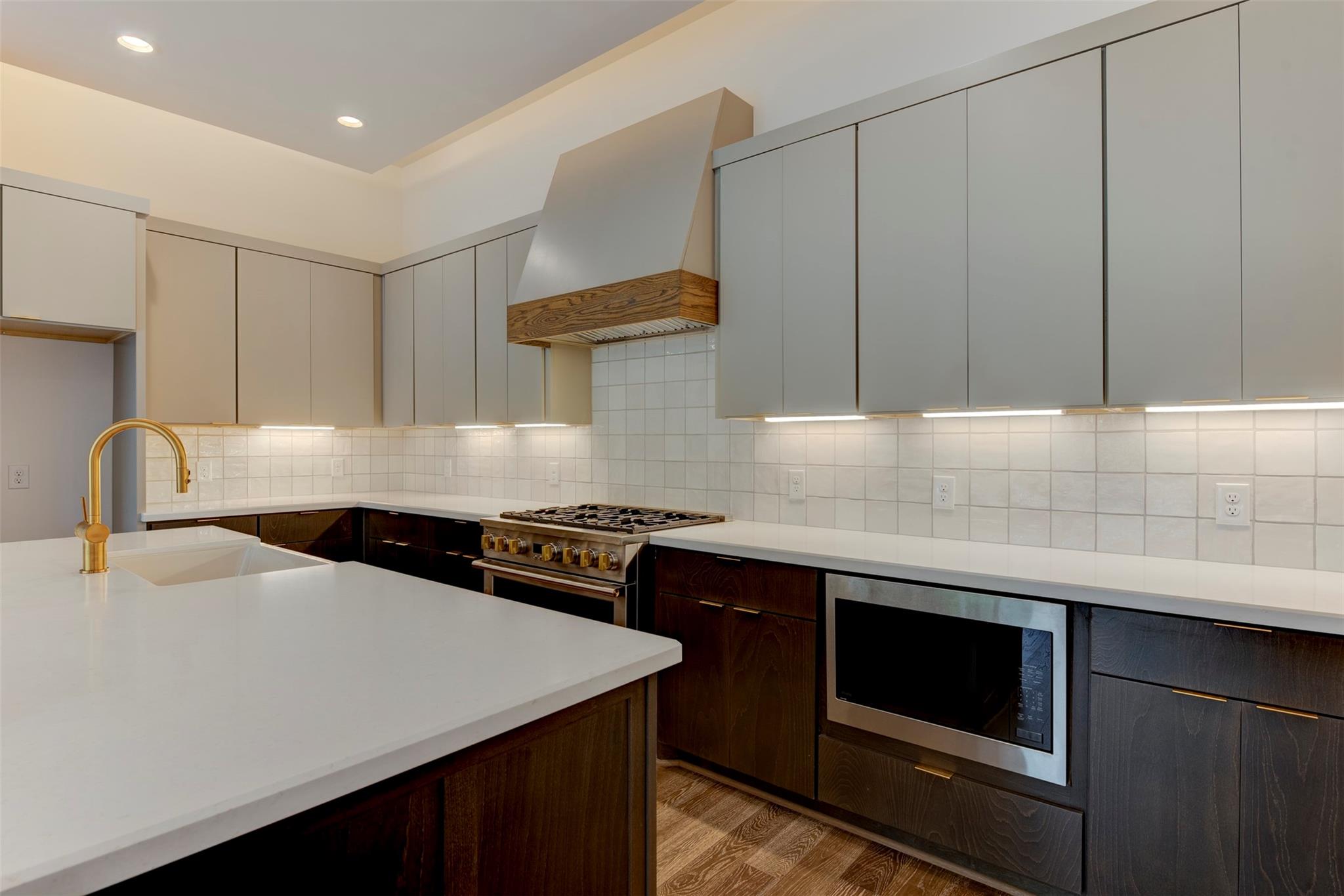 Houston, Texas 77055, United States, 3 Bedrooms Bedrooms, ,4 BathroomsBathrooms,Residential,Active,240025