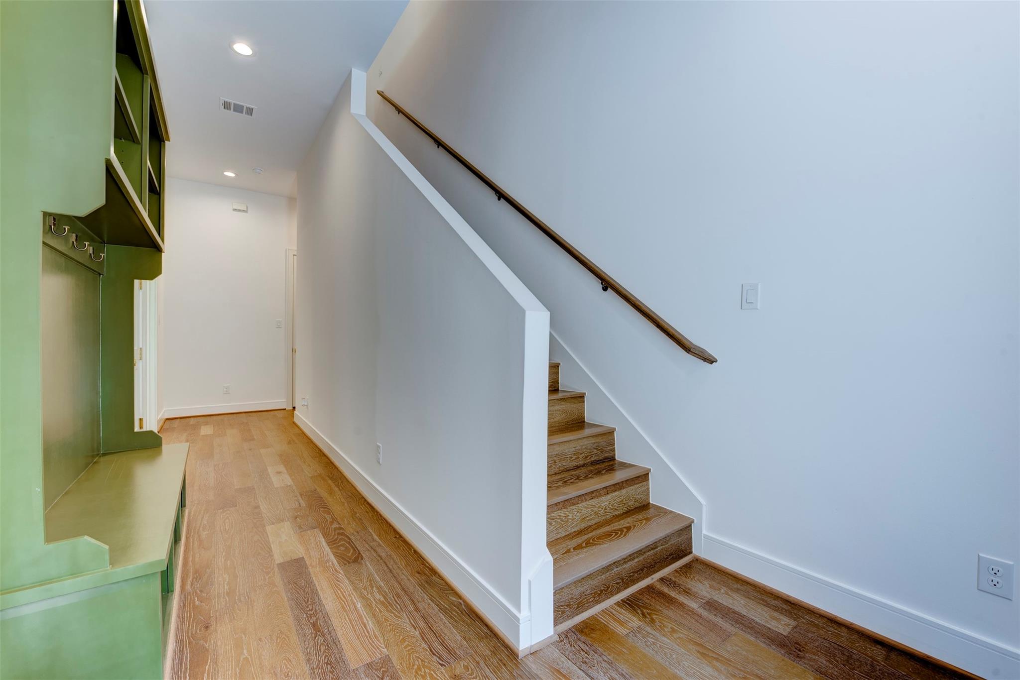 Houston, Texas 77055, United States, 3 Bedrooms Bedrooms, ,4 BathroomsBathrooms,Residential,Active,240025