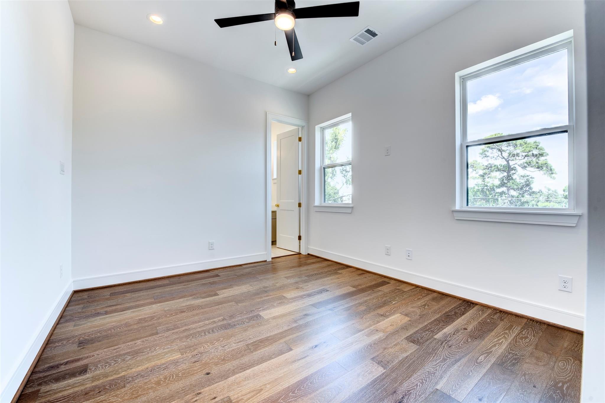 Houston, Texas 77055, United States, 3 Bedrooms Bedrooms, ,4 BathroomsBathrooms,Residential,Active,240025