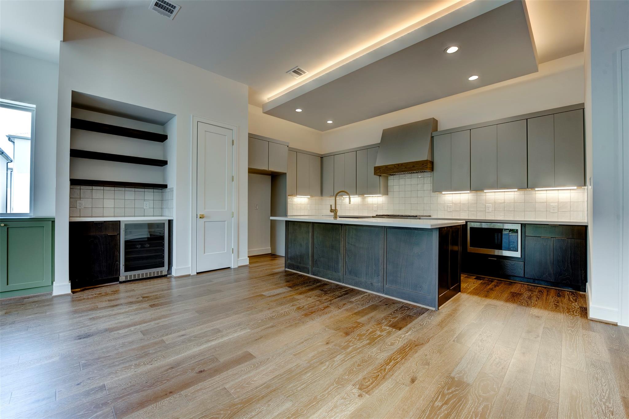 Houston, Texas 77055, United States, 3 Bedrooms Bedrooms, ,4 BathroomsBathrooms,Residential,Active,240025