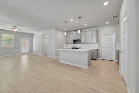 Photo of 420 Sunrise Ranch Dr, Montgomery, TX 77316 (MLS # 4544850)