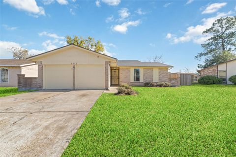 Photo of 563 Slumberwood Drive, Houston, TX 77013 (MLS # 32403941)