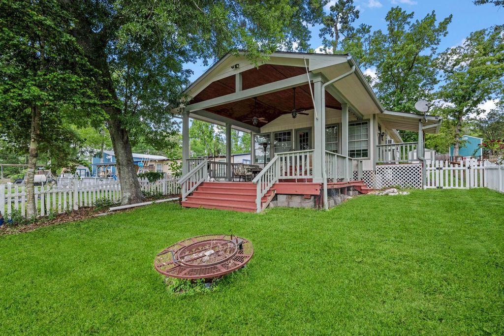 Photo of 11158 Quinlan North Lake Drive, Conroe, TX 77303 (MLS # 86307825)