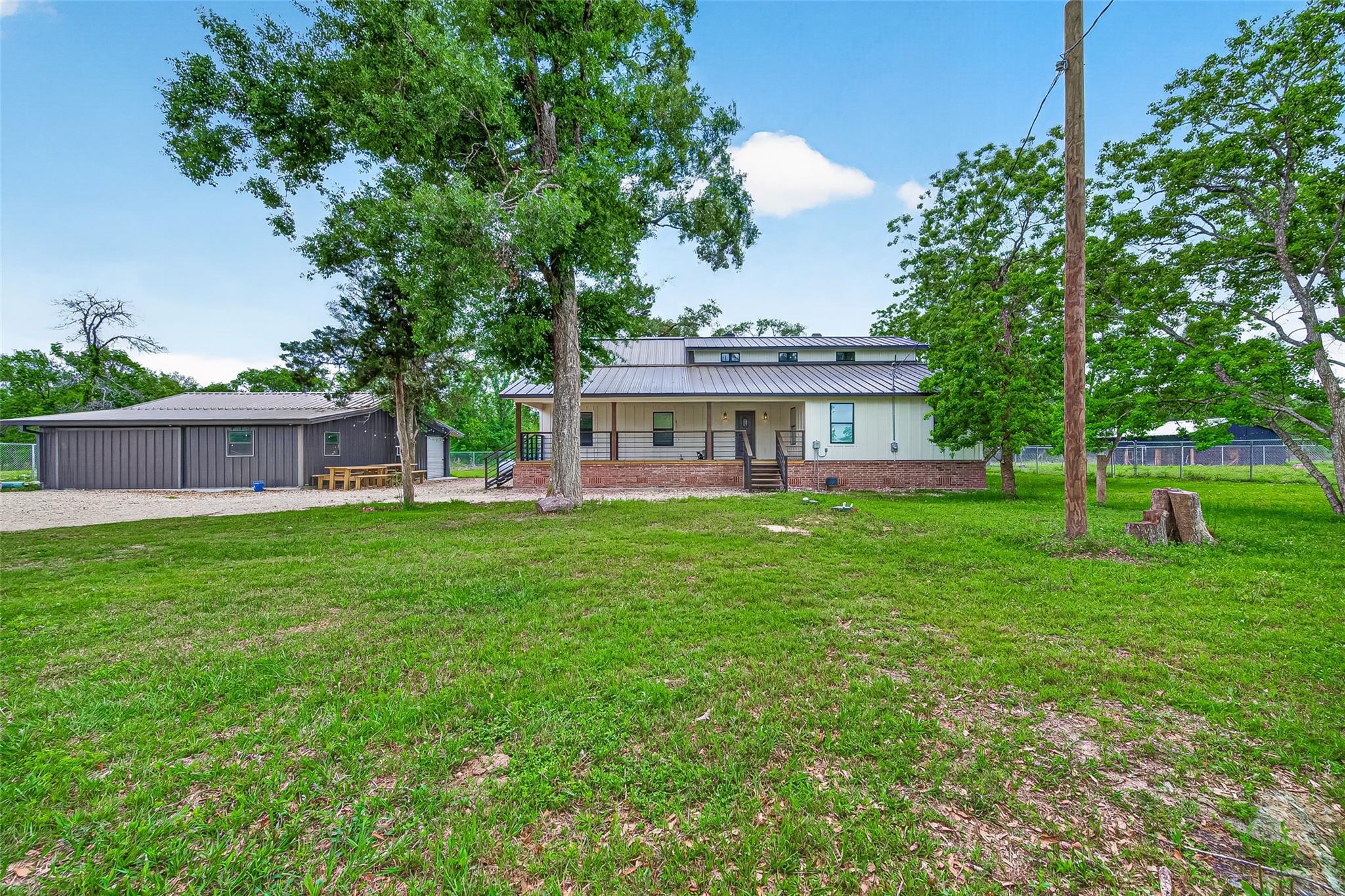 803 County Road 772