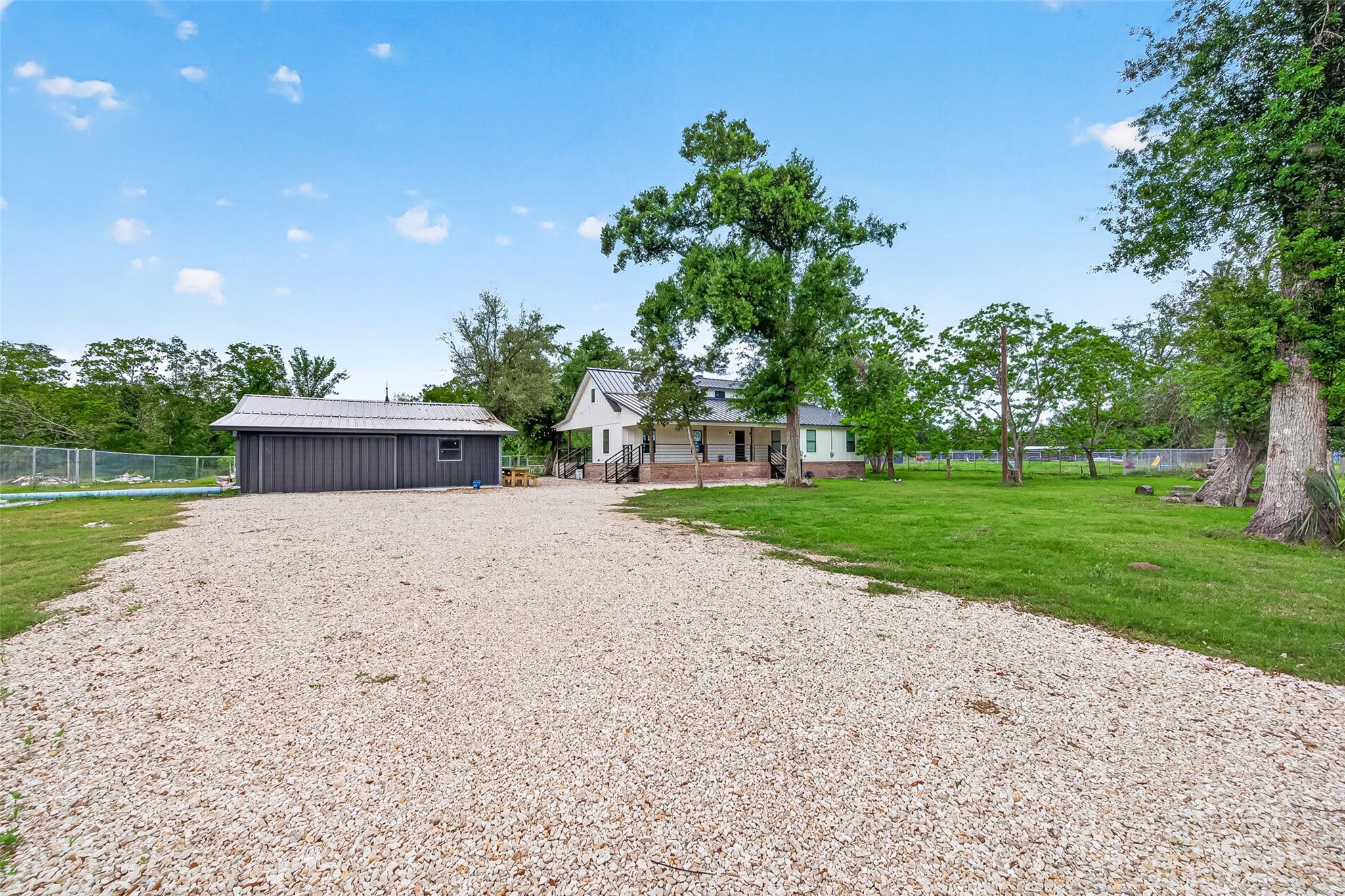 803 County Road 772