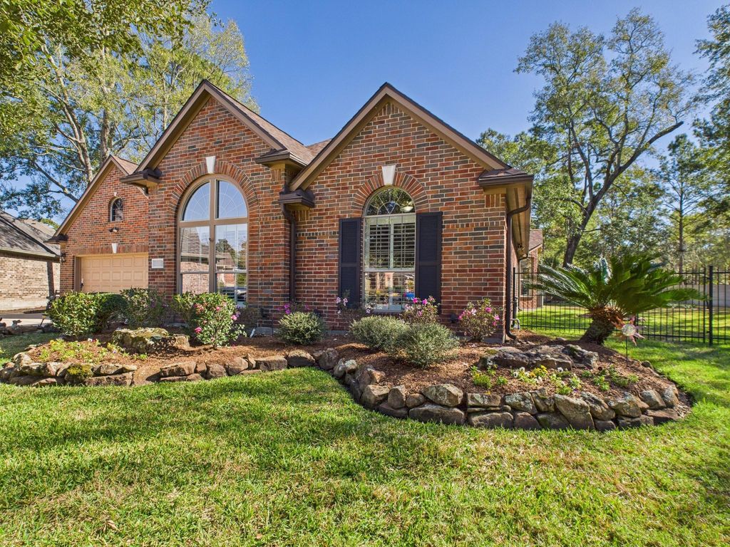Photo of 1706 Bronze Sunset Court, Houston, TX 77345 (MLS # 7434839)