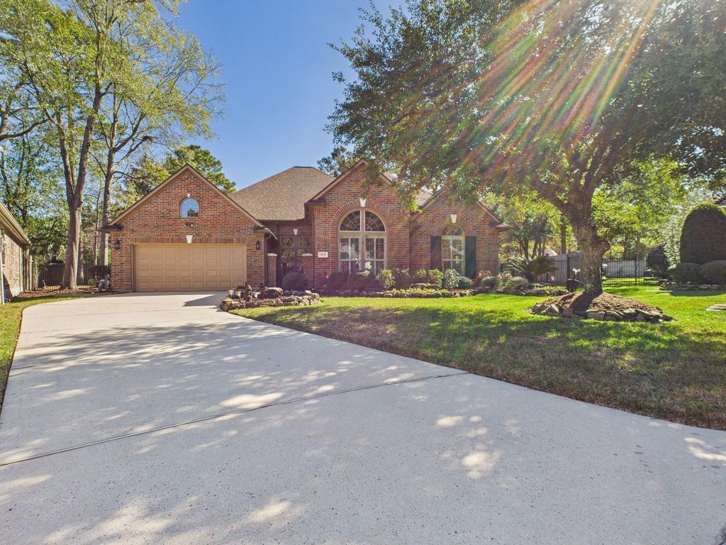 Photo of 1706 Bronze Sunset Court, Houston, TX 77345 (MLS # 7434839)