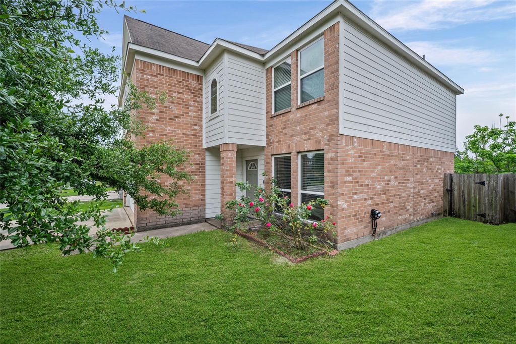 Photo of 5014 Fair Oak Dale Lane, Humble, TX 77346 (MLS # 4588436)