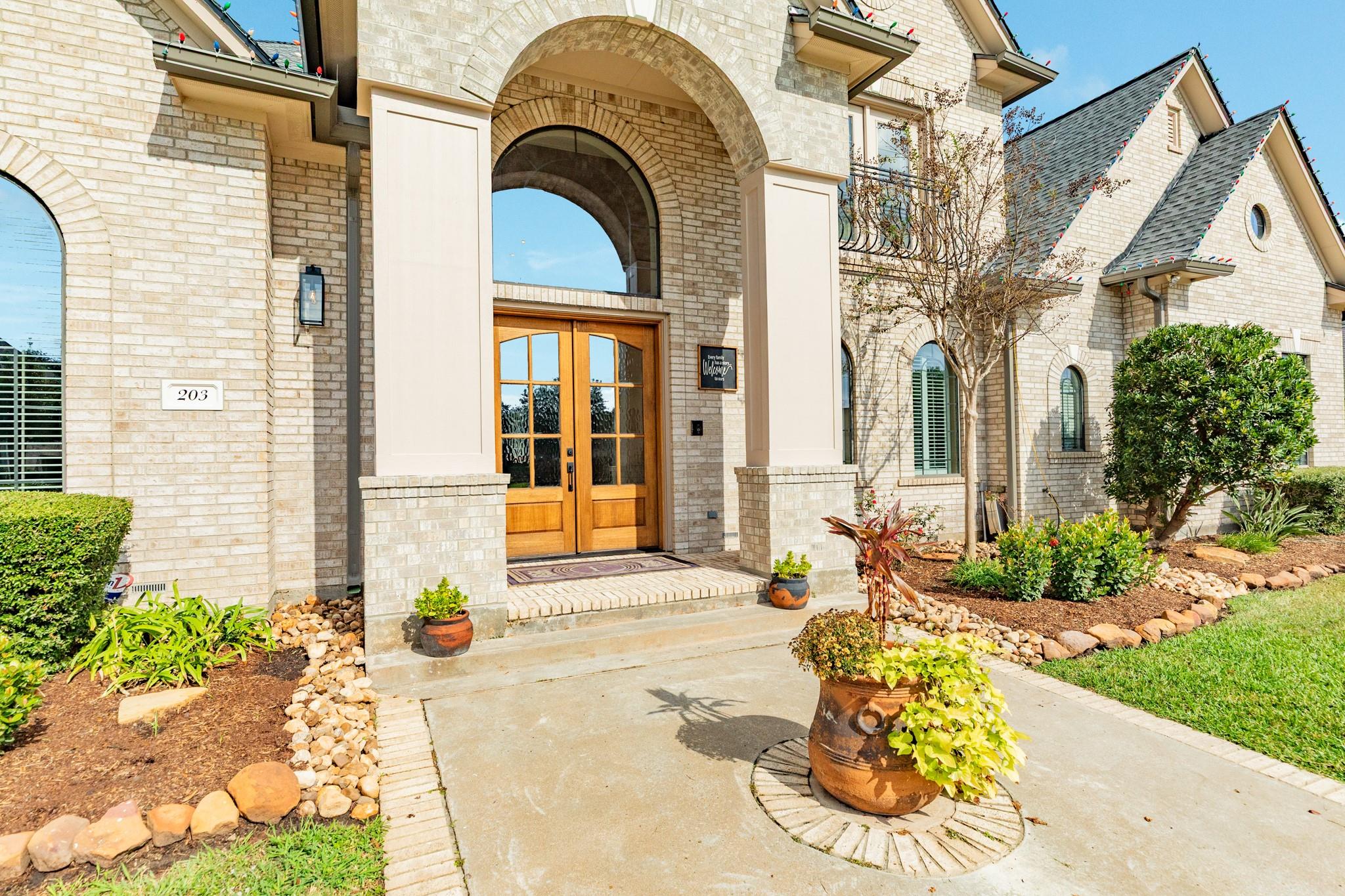 203 Arrowhead Drive