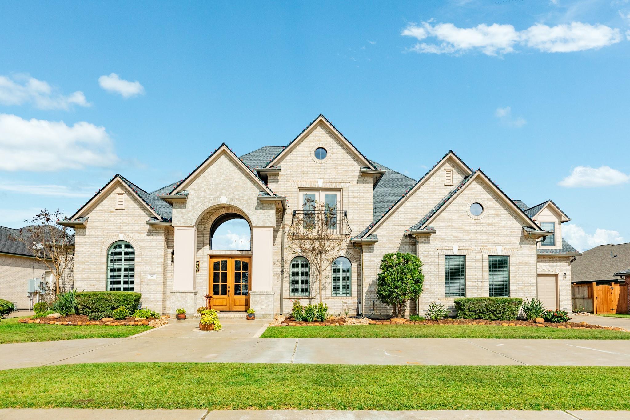 203 Arrowhead Drive