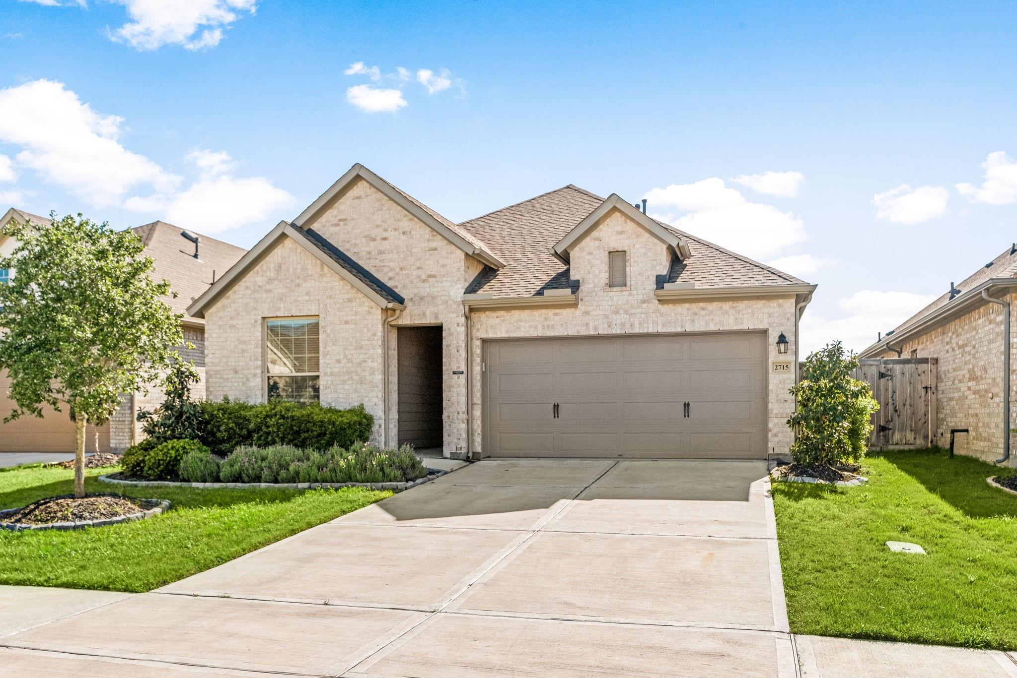 2715 Chestnut Oak Circle