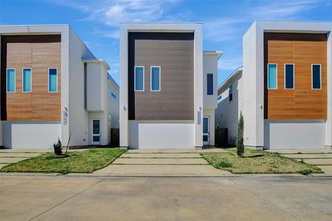 Photo of 5507 Robusto Place, Houston, TX 77091 (MLS # 72669638)