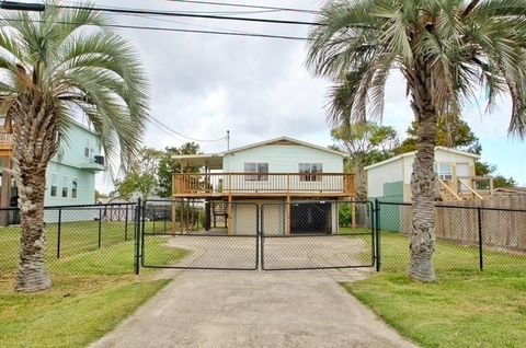 Photo of 1112 7th Street, San Leon, TX 77539 (MLS # 96099896)