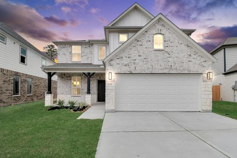 Photo of 12047 Maple Oak Drive Dr, Houston, TX 77066 (MLS # 38649374)