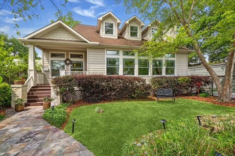 Photo of 315 W 15th Street, Houston, TX 77008 (MLS # 454589)