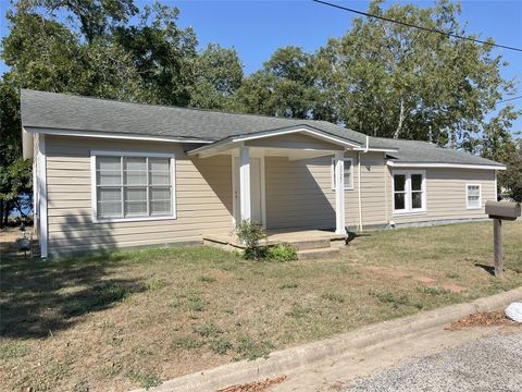 Photo of 1521 N Hamilton Street, Gonzales, TX 78629 (MLS # 40803565) Photo of 1521 N Hamilton Street, Gonzales, TX 78629 (MLS # 40803565)