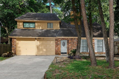 Photo of 103 N Deerfoot Circle, The Woodlands, TX 77380 (MLS # 10767186)