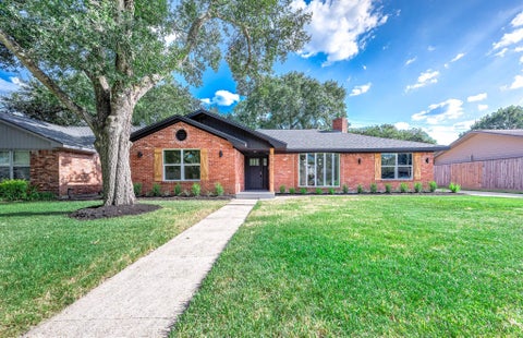 Tiny photo for 5507 Valkeith Drive, Houston, TX 77096 (MLS # 13787605)