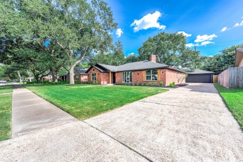 Tiny photo for 5507 Valkeith Drive, Houston, TX 77096 (MLS # 13787605)