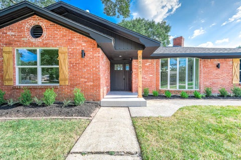Photo of 5507 Valkeith Drive, Houston, TX 77096 (MLS # 13787605)