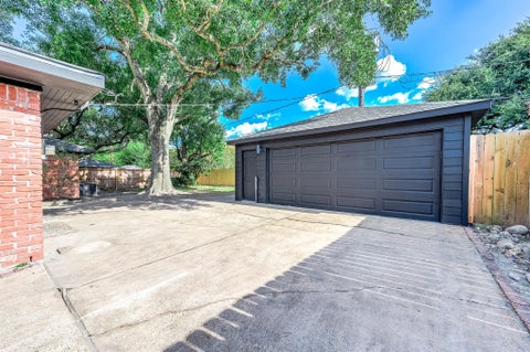 Tiny photo for 5507 Valkeith Drive, Houston, TX 77096 (MLS # 13787605)
