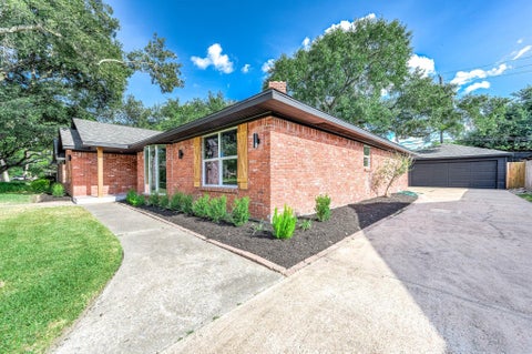 Tiny photo for 5507 Valkeith Drive, Houston, TX 77096 (MLS # 13787605)