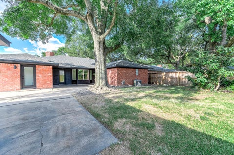 Tiny photo for 5507 Valkeith Drive, Houston, TX 77096 (MLS # 13787605)