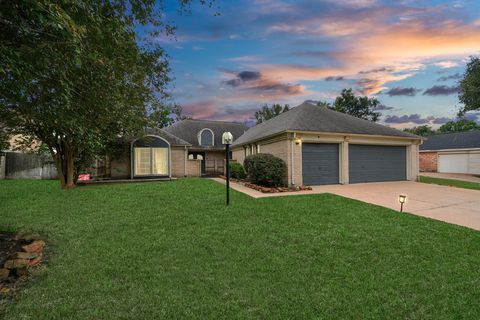 Photo of 902 Rolling Mill Drive, Sugar Land, TX 77498 (MLS # 15621302)