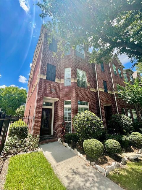 Photo of 32 Waugh Drive #B, Houston, TX 77007 (MLS # 93190561)