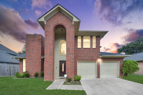 Photo of 16111 Copper Canyon Drive, Friendswood, TX 77546 (MLS # 74468071)