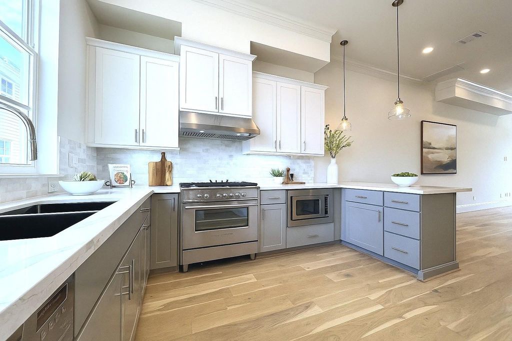 Photo of 741 Bringhurst Street, Houston, TX 77020 (MLS # 20598078)