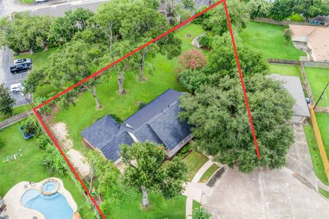 Homes For Sale - 5103 Donna Lynn Court<br/> Houston, TX 77092