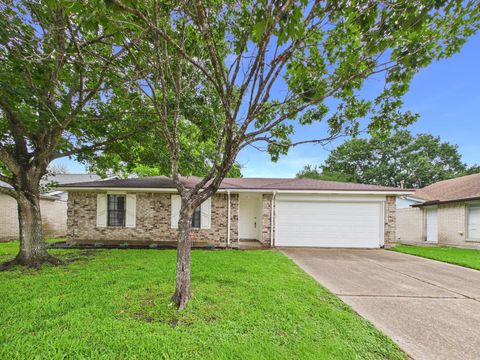 Photo of 4922 Creekview Drive, La Porte, TX 77571 (MLS # 49998723)