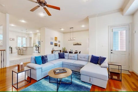 Townhouse For Rent - 404 W 16th Street<br/> Houston, TX 77008