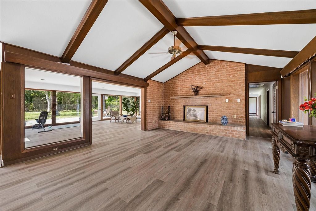 Photo of 9805 Shadow Wood Drive, Houston, TX 77080 (MLS # 98911688)