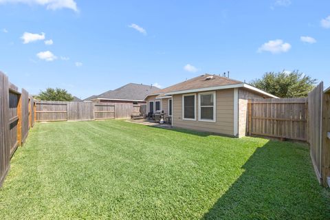 Tiny photo for 2710 Gaelic Green Street, Houston, TX 77045 (MLS # 16818607)