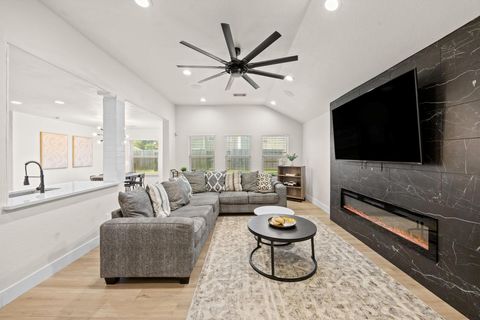 Tiny photo for 2710 Gaelic Green Street, Houston, TX 77045 (MLS # 16818607)