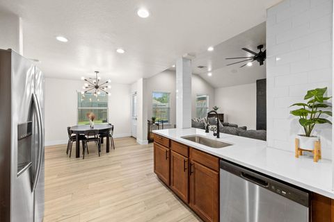 Tiny photo for 2710 Gaelic Green Street, Houston, TX 77045 (MLS # 16818607)
