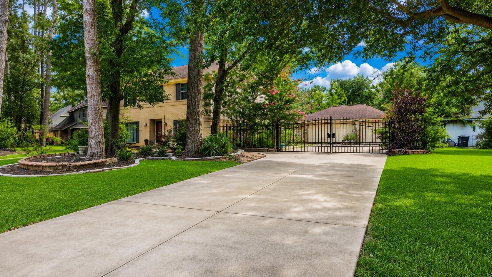 17523 Spicewood Springs Lane