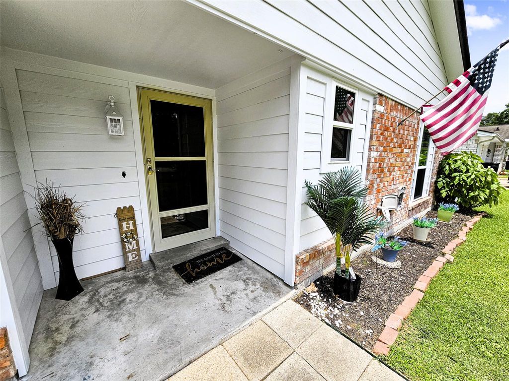 Photo of 723 Pas Trail, Houston, TX 77336 (MLS # 53793922)