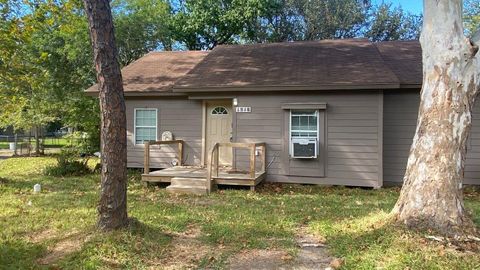 Photo of 1918 Oleander Drive, La Marque, TX 77568 (MLS # 10996600)