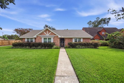 Photo of 9211 Olathe Street, Houston, TX 77055 (MLS # 97644632)
