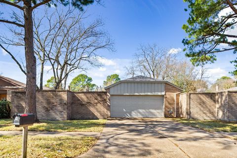 Photo of 10635 Autumn Meadow Lane, Houston, TX 77064 (MLS # 98050852)
