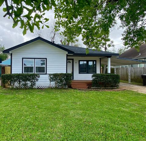 Photo of 810 Avenue D, South Houston, TX 77587 (MLS # 73034512)