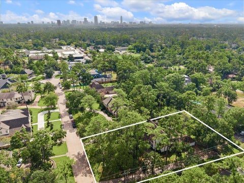 Photo of 11519 Habersham Lane, Houston, TX 77024 (MLS # 97844417)