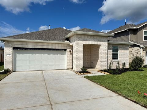 Photo of 447 East Rose Marie Lane, Montgomery, TX 77356 (MLS # 68235041)