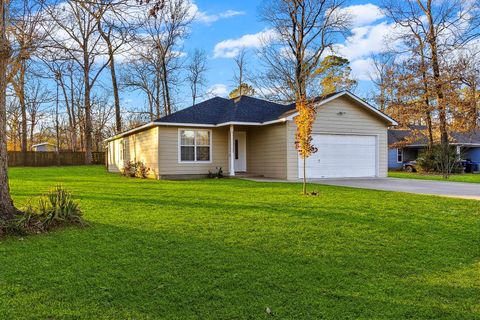 Photo of 171 Whiteside Drive, Onalaska, TX 77360 (MLS # 73857503)