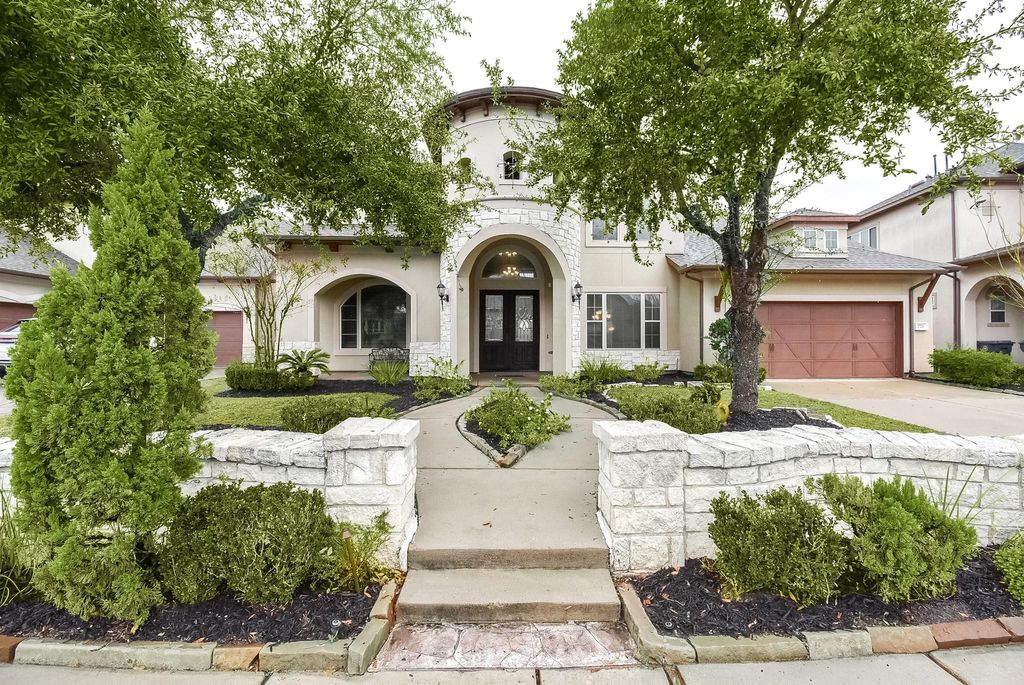 Photo of 7711 Reseda Street, Sugar Land, TX 77479 (MLS # 21045787)